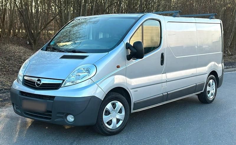 Gebraucht Opel Vivaro 115 PS (84 kW) 2015 Silber Van / Kleinbus