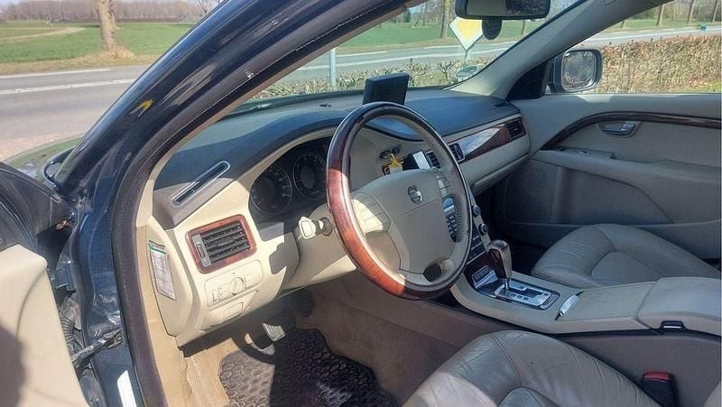 Gebraucht Volvo XC70 Momentum 185 PS (136 kW) 2008 Blau Kombi
