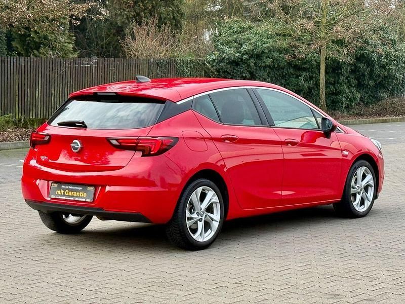 Gebraucht Opel Astra Innovation 125 PS (91 kW) 2016 Rot Limousine