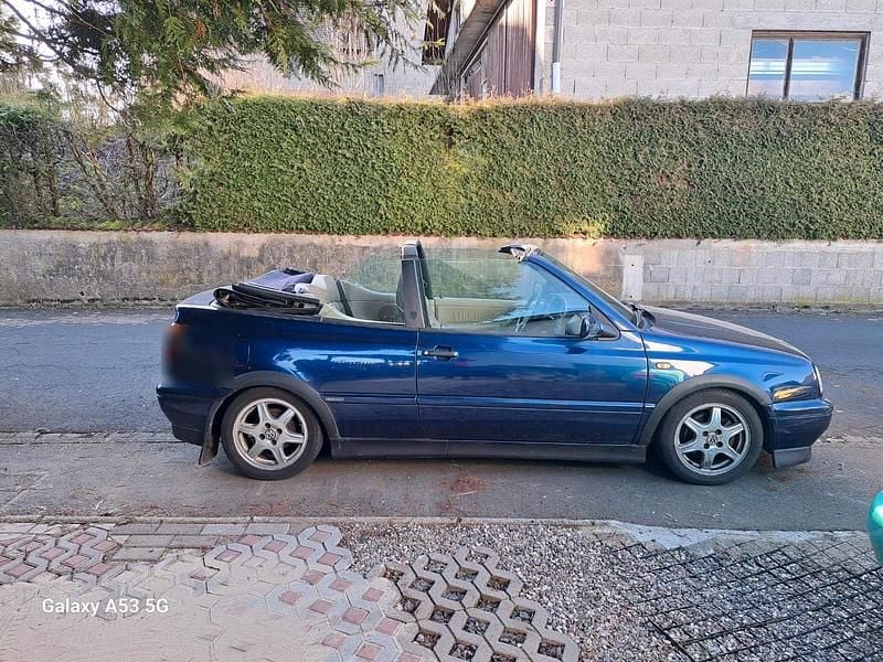Gebraucht VW Golf 90 PS (66 kW) 1997 Blau Cabrio