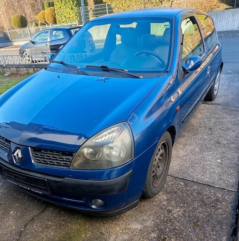 Gebraucht Renault Clio II 98 PS (72 kW) 2001 Blau Kleinwagen