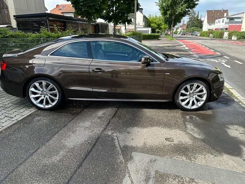 Gebraucht Audi A5 Sport 177 PS (130 kW) 2014 Braun Coupé