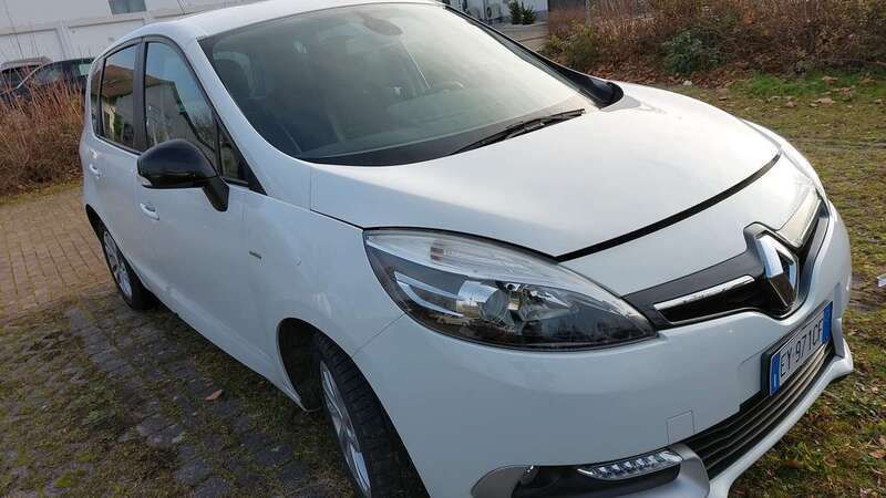 Weiß Gebraucht 2015 Renault Scénic III LIMITED Van / Kleinbus | 6.500 € (Etwas zu teuer) - Bild 1/1