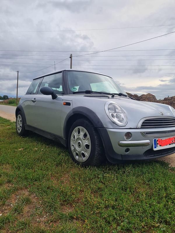 Silber Gebraucht 2002 Mini ONE Kleinwagen | 1.600 € (Etwas zu teuer) - Bild 1/4