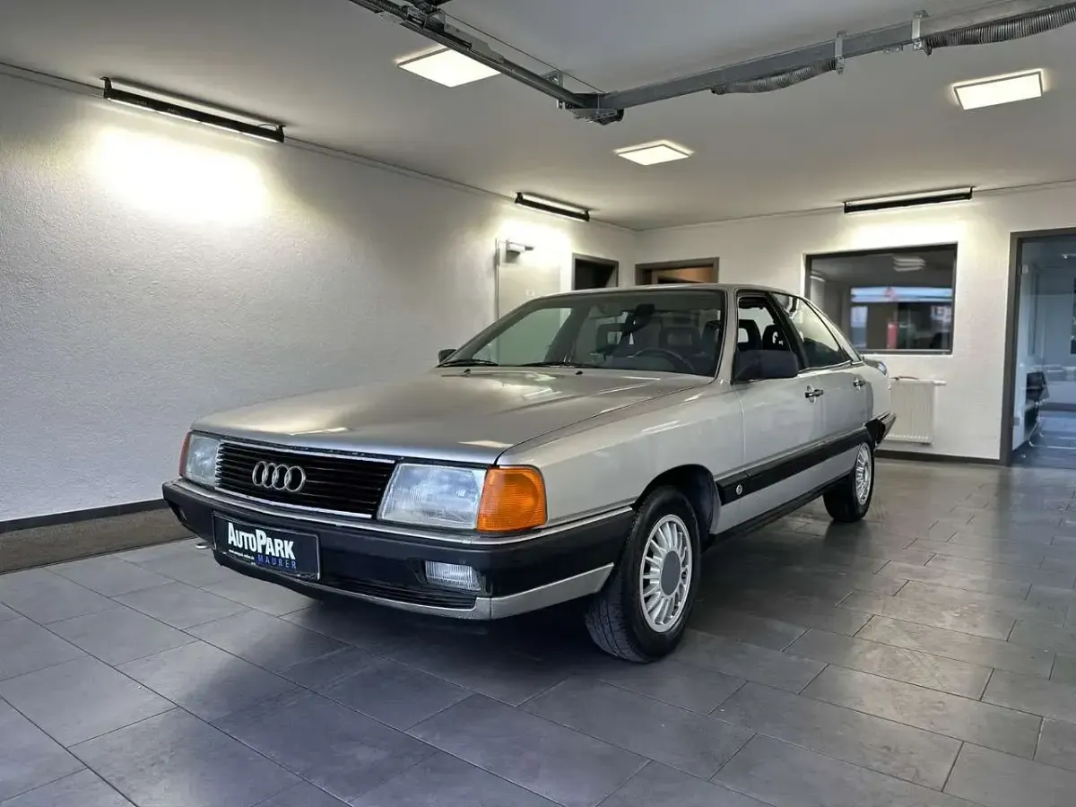 Gebraucht Audi 100 90 PS (66 kW) 1985 Silber Limousine