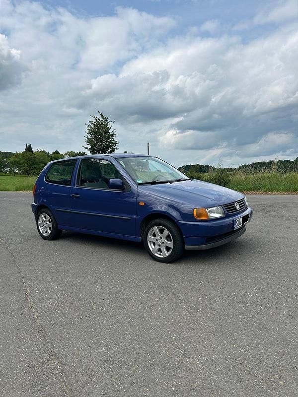 Blau Gebraucht 1999 VW Polo Kleinwagen | 670 € (Guter Preis) - Bild 1/4