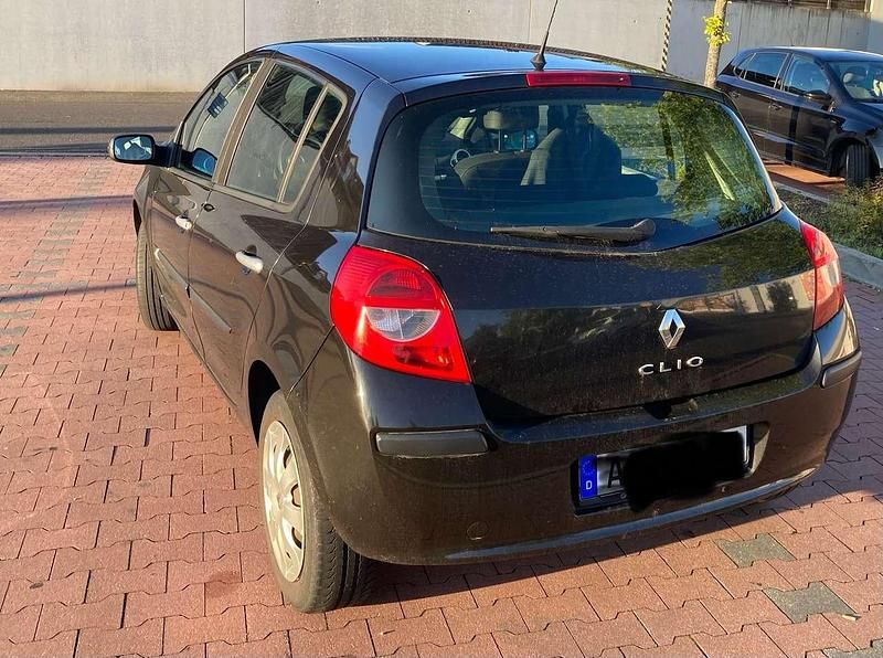 Schwarz Gebraucht 2008 Renault Clio II Dynamique Limousine | 1.599 € (Guter Preis) - Bild 1/3