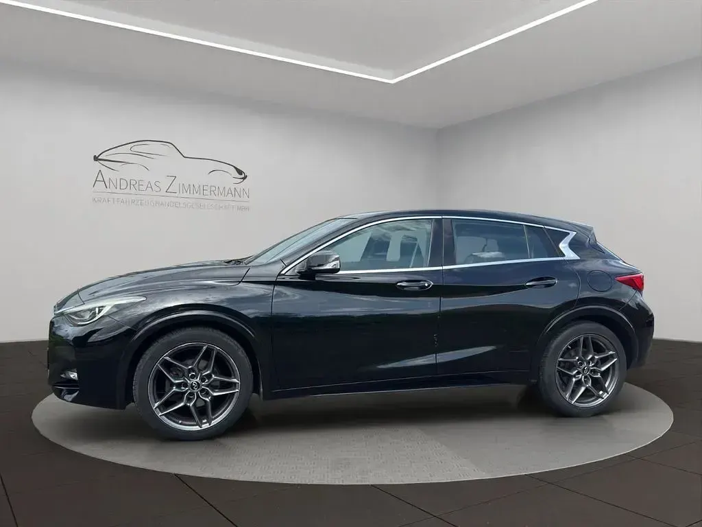 Gebraucht Infiniti Q30 Sport Tech 109 PS (80 kW) 2018 Schwarz Limousine
