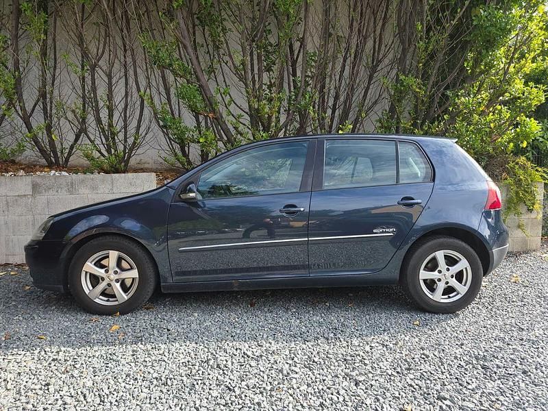 Blau Gebraucht 2008 VW Golf V Edition Limousine | 2.900 € (Fairer Preis) - Bild 1/4