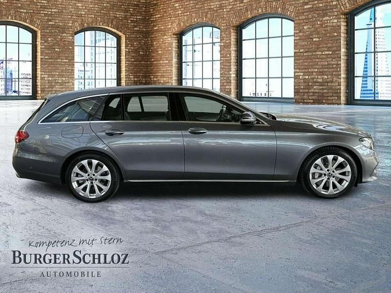 Gebraucht Mercedes E400 Avantgarde 330 PS (242 kW) 2019 Metalliclack selenitgrau Kombi