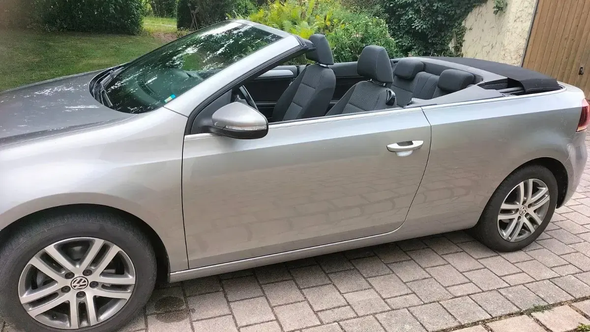 Gebraucht VW Golf Cabriolet 105 PS (77 kW) 2012 Grau Cabrio