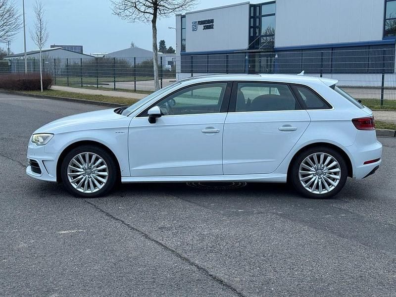Gebraucht Audi A3 Ambiente 150 PS (110 kW) 2016 Weiß Limousine