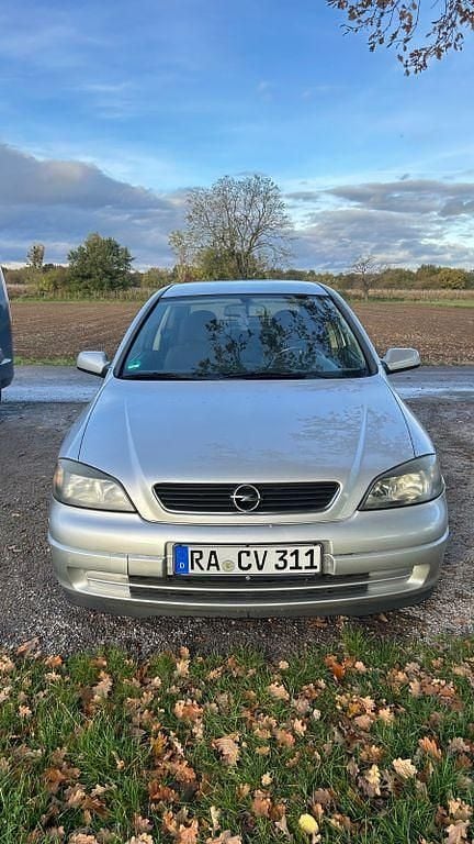 Second-hand Opel Astra 103 CP (75 kW) 2004 Argintiu Coupe