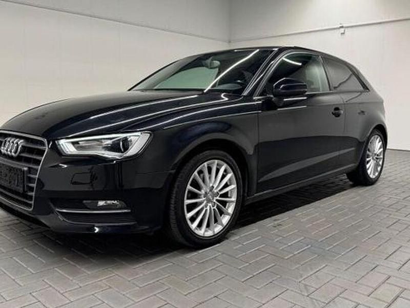 Phantomschwarz perleffekt Gebraucht 2013 Audi A3 Sport Limousine | 11.480 € (Fairer Preis) - Bild 1/4