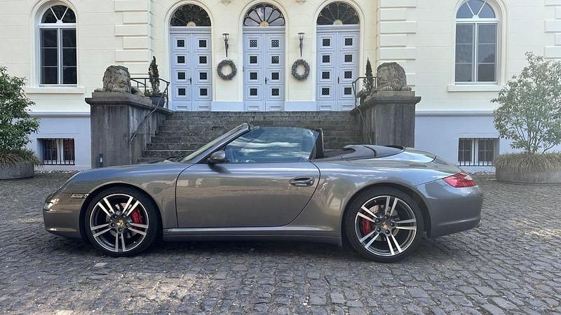 Grau Gebraucht 2007 Porsche 911 Carrera 4S Cabriolet Cabrio | 59.911 € (Etwas zu teuer) - Bild 1/4