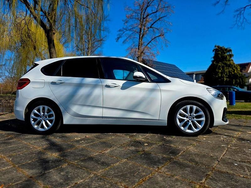 Gebraucht BMW 225 Active Tourer iPerformance 224 PS (164 kW) 2020 Weiß Van / Kleinbus