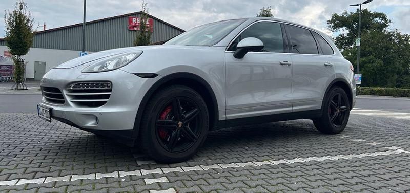 Silber Gebraucht 2012 Porsche Cayenne SUV | 15.900 € (Superpreis) - Bild 1/4
