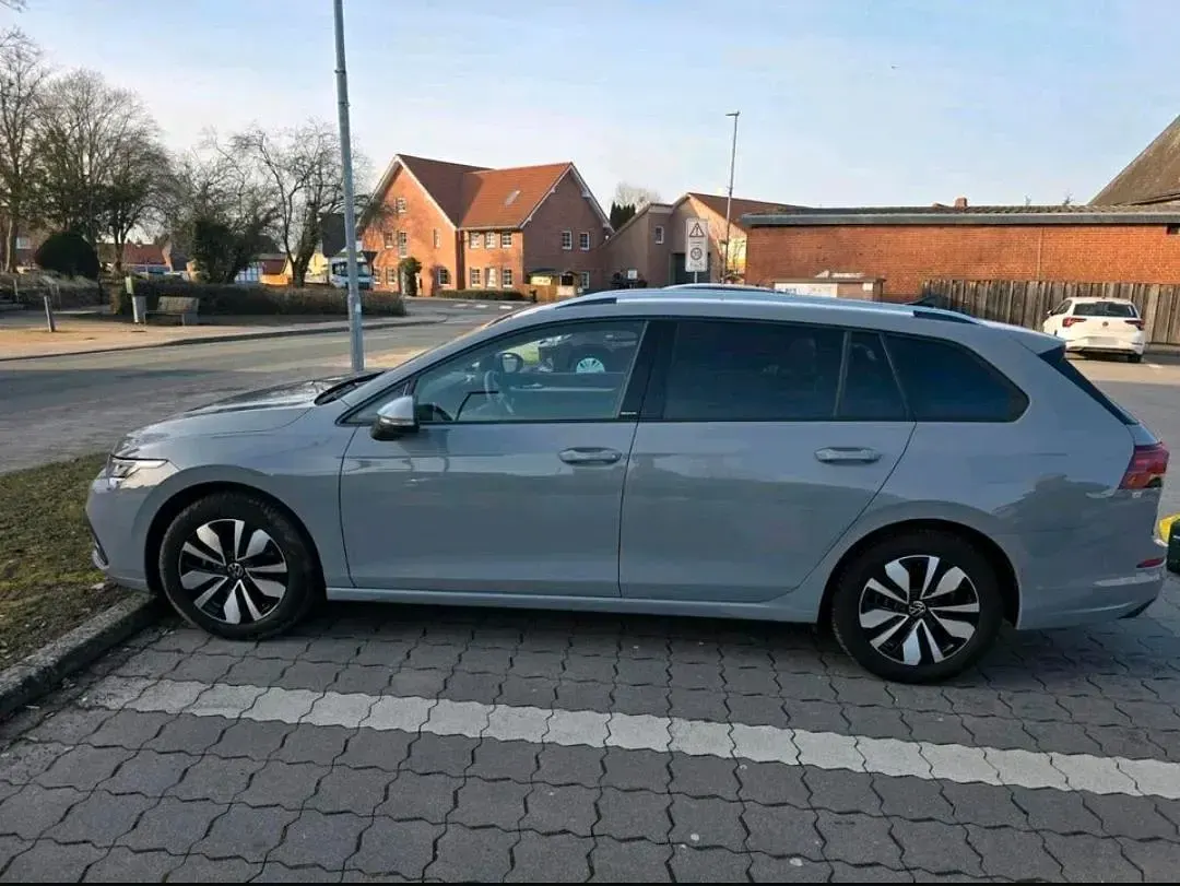 Gebraucht VW Golf VIII Life 150 PS (110 kW) 2024 Kombi