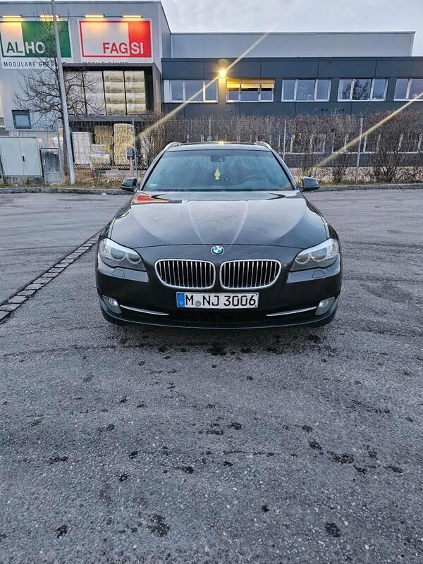 Grau Gebraucht 2010 BMW 530 Kombi | 8.090 € (Superpreis) - Bild 1/4