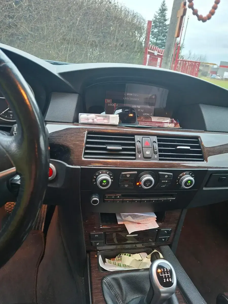 Gebraucht BMW 520 130 PS (95 kW) 2007 Braun Limousine