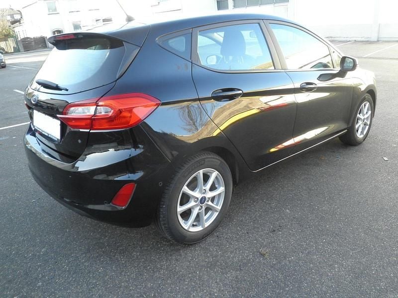 Gebraucht Ford Fiesta Cool & Connect 100 PS (73 kW) 2017 Schwarz Kleinwagen