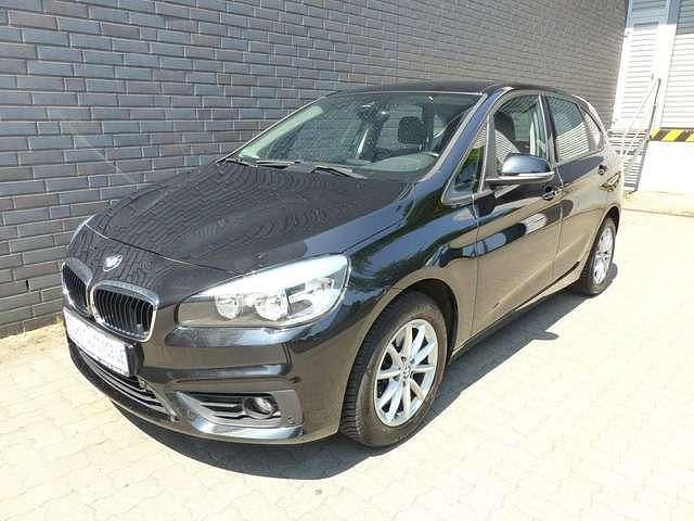 Black sapphire metallic Gebraucht 2015 BMW 218 Advantage Van / Kleinbus | 13.900 € (Fairer Preis) - Bild 1/4