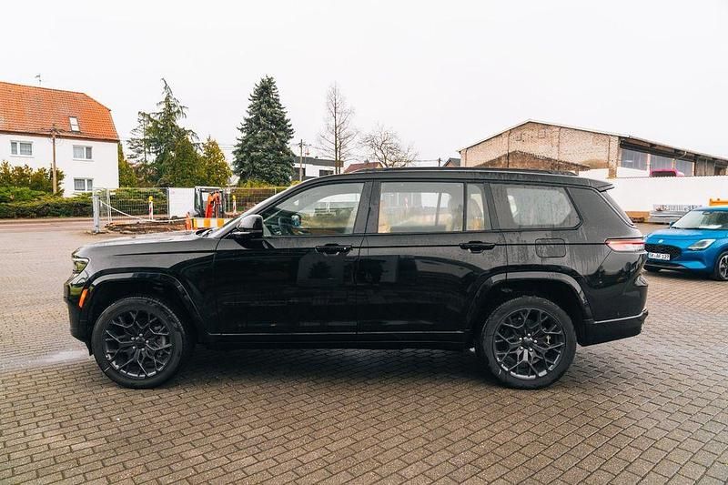 Neu Jeep Cherokee 296 PS (217 kW) 2026 Schwarz SUV