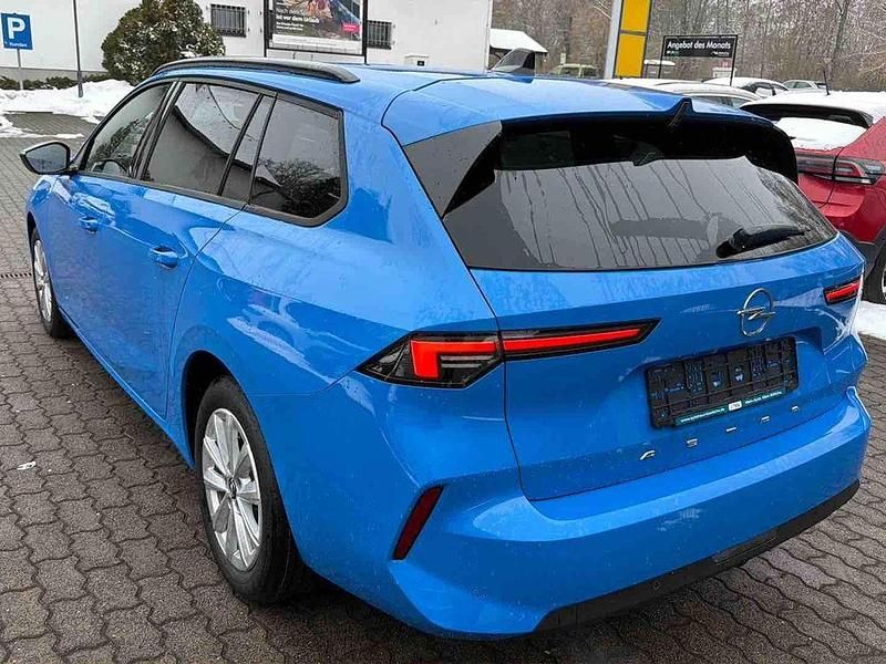 Neu Opel Astra Edition 131 PS (96 kW) 2025 Lackierung watteau grn/typ aussenverkleidung metalliclackierung Kombi