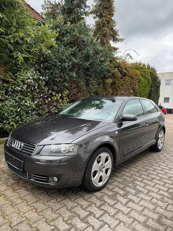 Grau Gebraucht 2003 Audi A3 Limousine | 2.350 € (Etwas zu teuer) - Bild 1/4