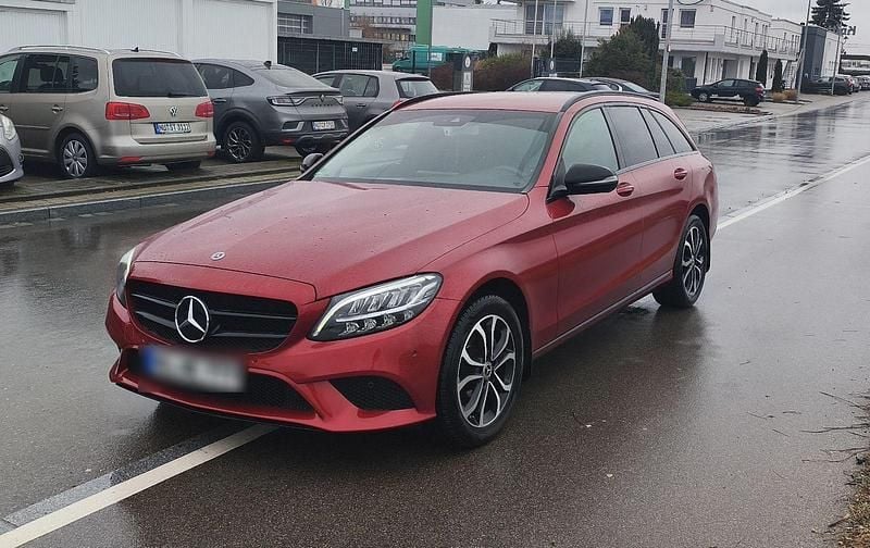 Gebraucht Mercedes C220 194 PS (142 kW) 2019 Rot Kombi