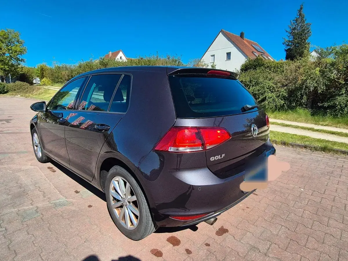Gebraucht VW Golf VII LOUNGE 110 PS (80 kW) 2015 Braun Limousine