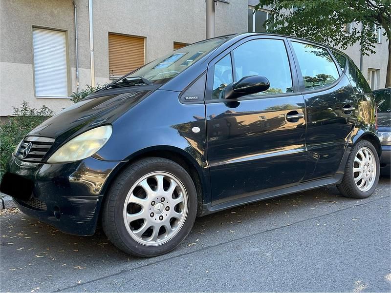 Schwarz Gebraucht 2000 Mercedes A160 Limousine | 750 € - Bild 1/4