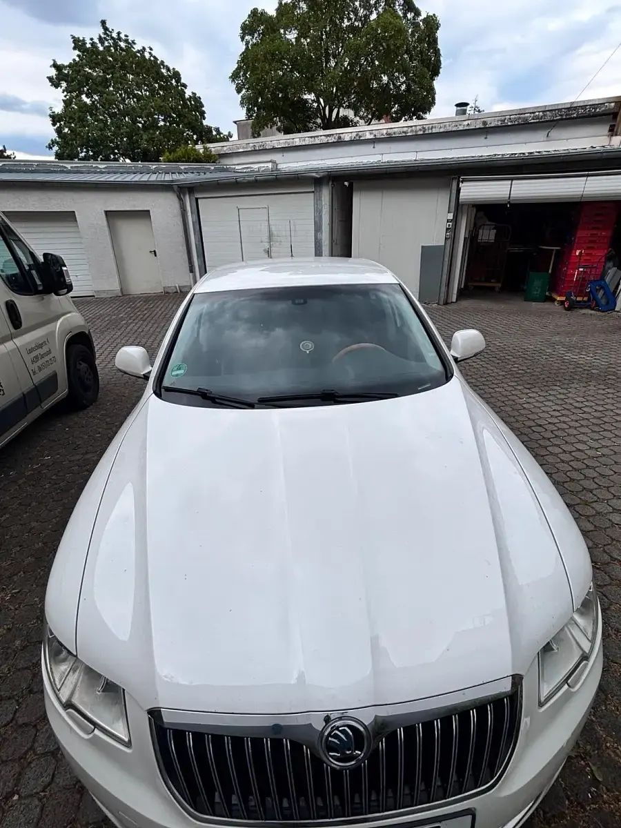 Gebraucht Skoda Superb 160 PS (117 kW) 2009 Weiß Limousine