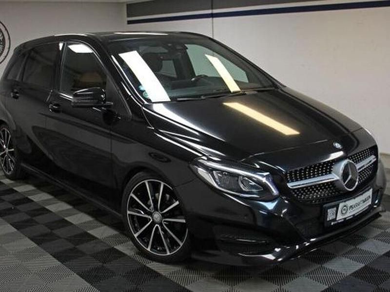 Gebraucht Mercedes B220 177 PS (130 kW) 2015 Schwarz Van / Kleinbus