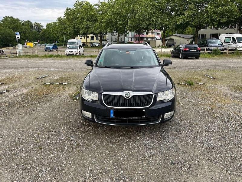 Gebraucht Skoda Superb Exclusive 170 PS (125 kW) 2013 Schwarz Kombi
