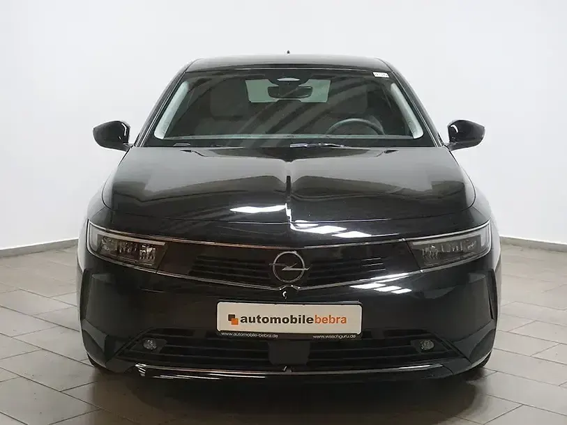 Używany Opel Astra Elegance 131 KM (96 kW) 2023 Czarny Sedan/Limuzyna