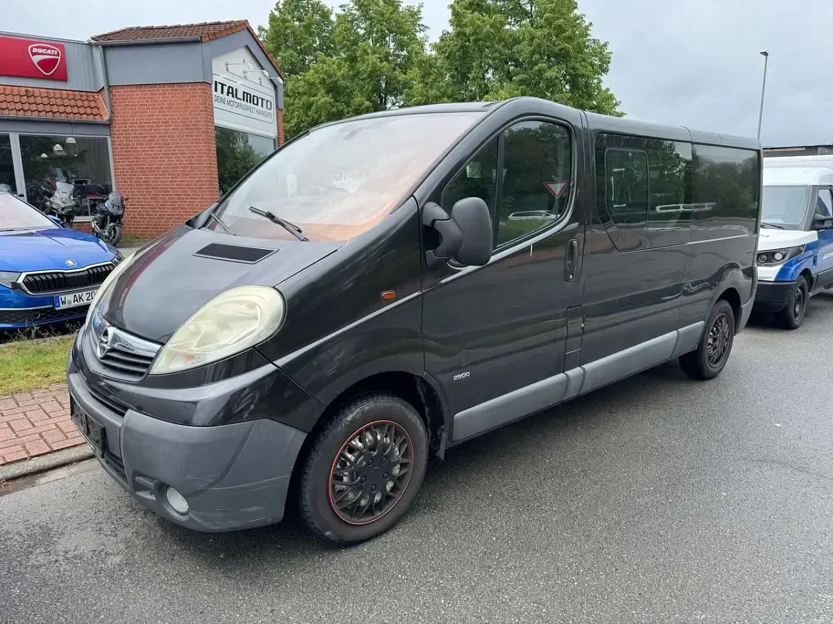 Gebraucht Opel Vivaro 114 PS (83 kW) 2008 Mitternacht schwarz (mi2) Van / Kleinbus