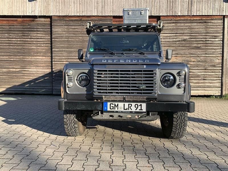 Grau Gebraucht 2014 Land Rover Defender SE Kombi | 45.000 € (Superpreis) - Bild 1/4