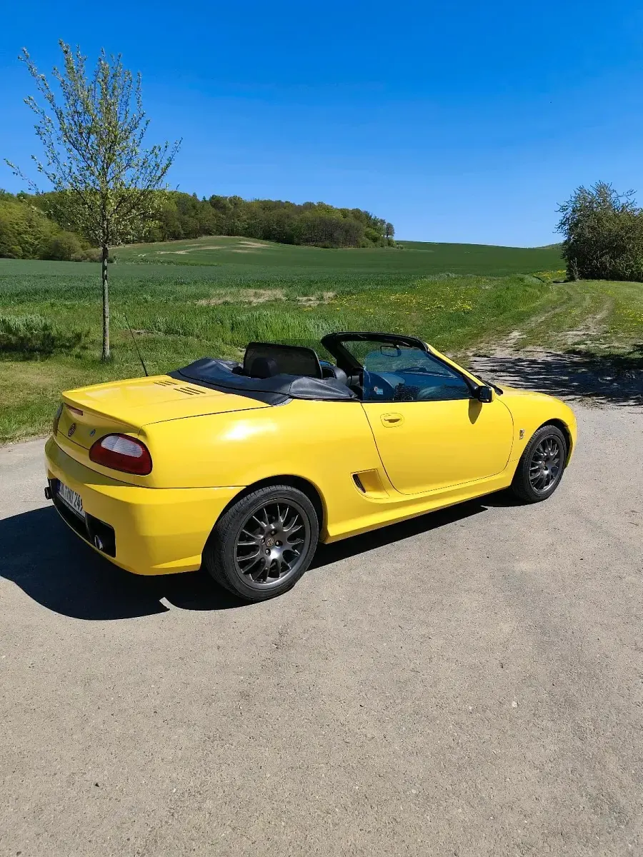 Käytetty MG TF 136 HP (100 kW) 2003 Keltainen Avoauto