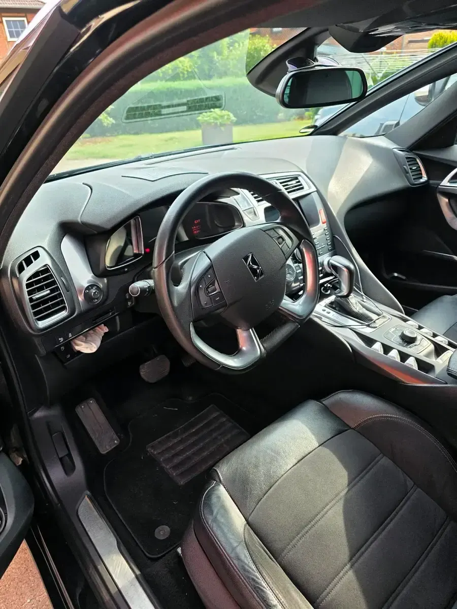 Gebraucht Citroën DS5 165 PS (121 kW) 2013 Schwarz Kleinwagen