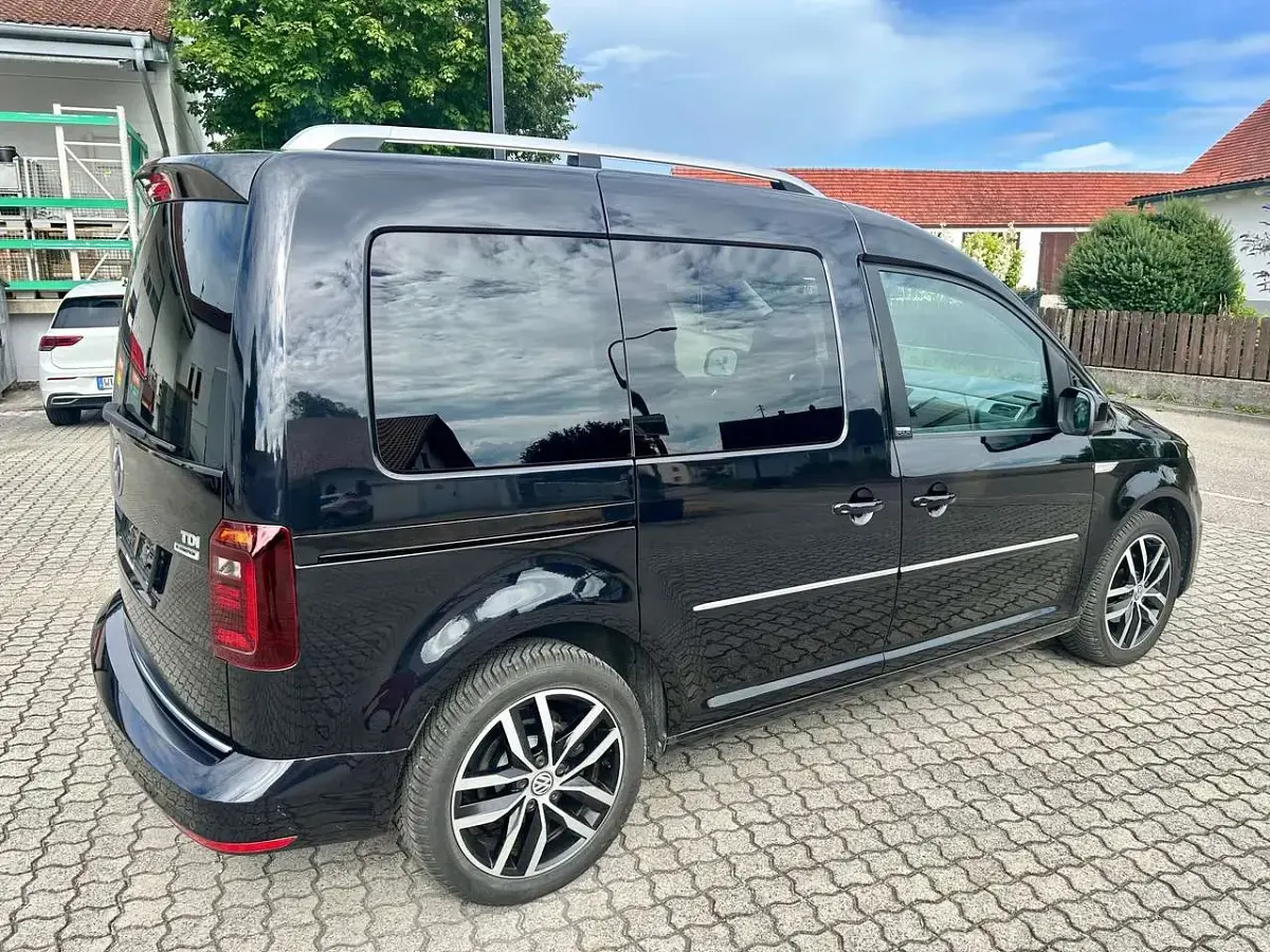 Gebraucht VW Caddy 102 PS (75 kW) 2016 Deep black perleffekt Van / Kleinbus