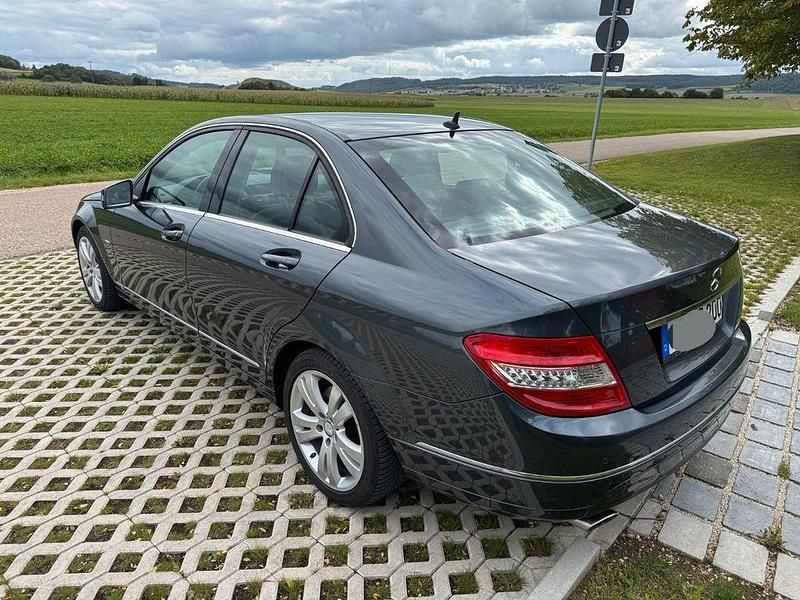 Gebraucht Mercedes C350 Avantgarde 231 PS (169 kW) 2010 Andere farben Limousine