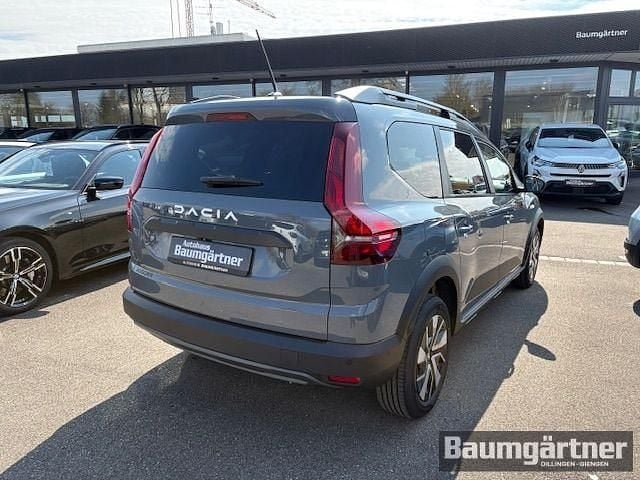 Neu Dacia Jogger Expression 110 PS (80 kW) 2026 Grün Van / Kleinbus