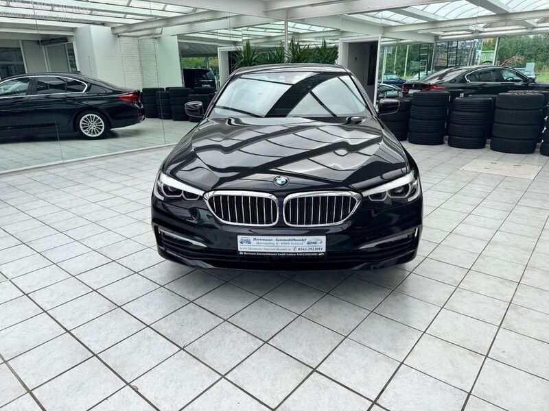 Schwarz Gebraucht 2019 BMW 520 Limousine | 24.800 € (Superpreis) - Bild 1/4