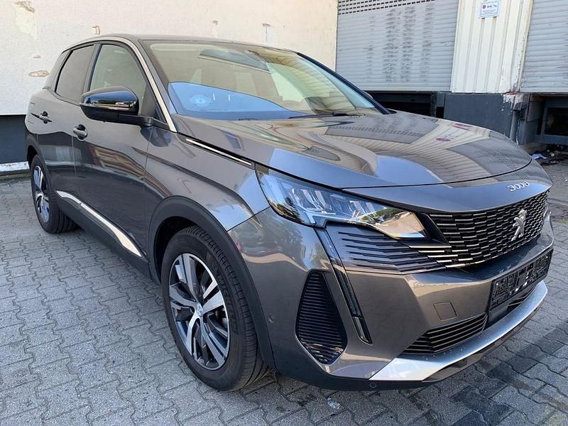 Gebraucht Peugeot 3008 Allure 131 PS (96 kW) 2022 Grau SUV