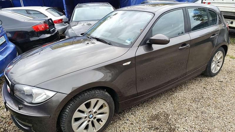 Braun Gebraucht 2009 BMW 116 Kleinwagen | 4.000 € (Fairer Preis) - Bild 1/4