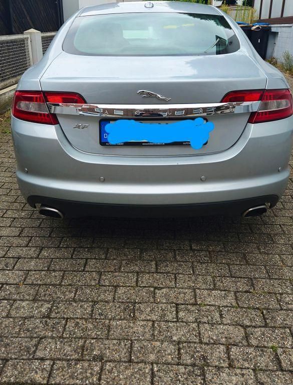 Silber Gebraucht 2008 Jaguar XF Premium Luxury Limousine | 7.000 € (Fairer Preis) - Bild 1/4