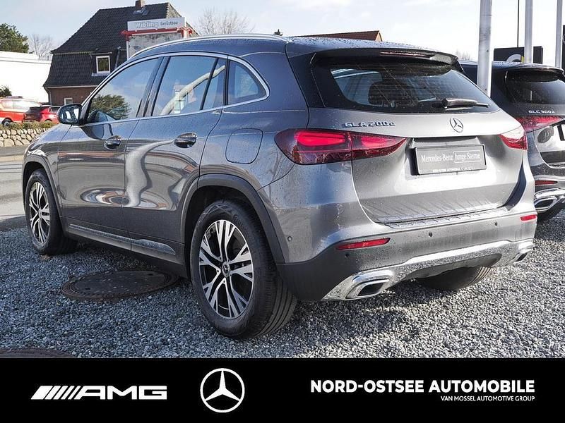 Gebraucht Mercedes GLA200 Progressive 150 PS (110 kW) 2025 Metalliclack mountaingrau SUV