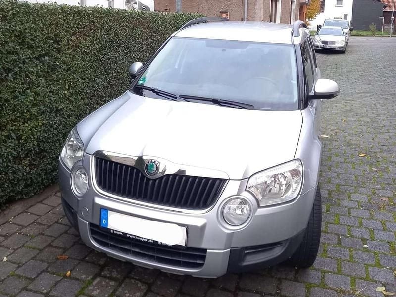 Gebraucht Skoda Yeti Active 105 PS (77 kW) 2013 Silber SUV