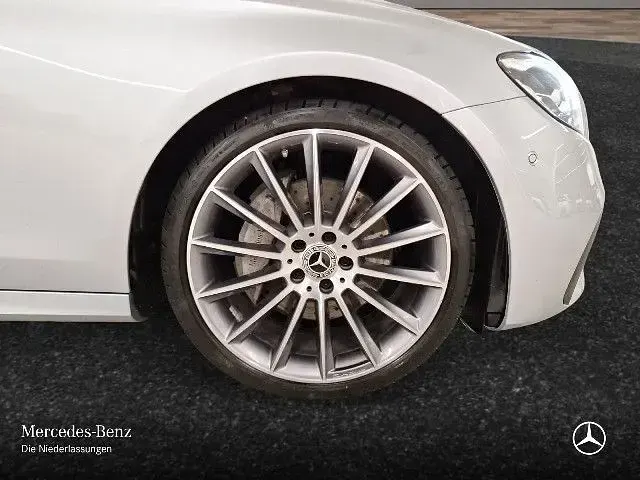 Second-hand Mercedes E220 Avantgarde 200 CP (147 kW) 2023